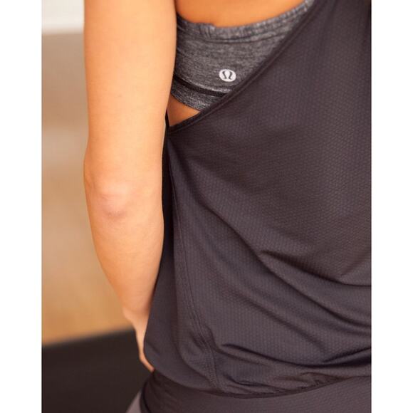 Lululemon No Limit Tank in Charcoal / White Pinstripe size 6 - Picture 3 of 4